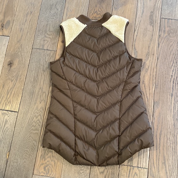 New Athleta Responsible Down Tundra Vest - Picture 2 of 3